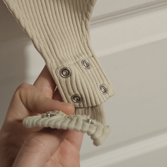 Bodysuits - Picture 3 of 3